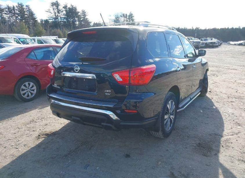 Photo 4 of 2017 Nissan Pathfinder SV (VIN 5N1DR2MM8HC689940)