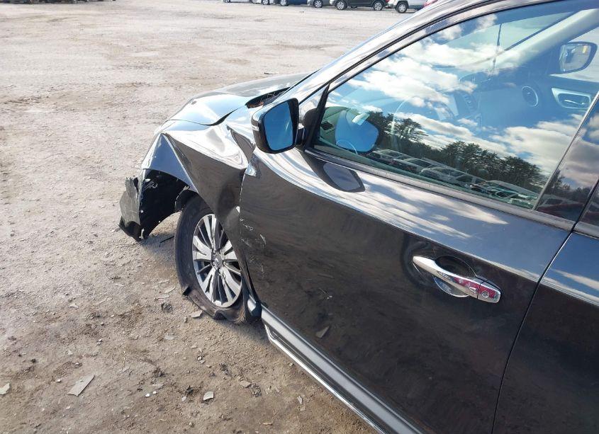 Photo 6 of 2017 Nissan Pathfinder SV (VIN 5N1DR2MM8HC689940)