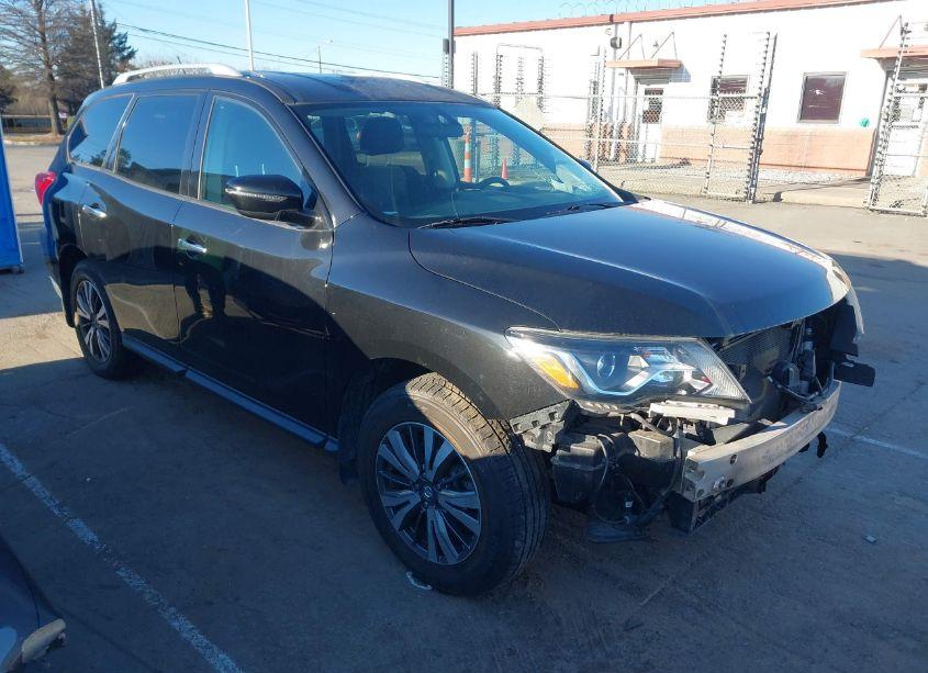 2017 Nissan Pathfinder S (VIN 5N1DR2MM8HC911182) main photo