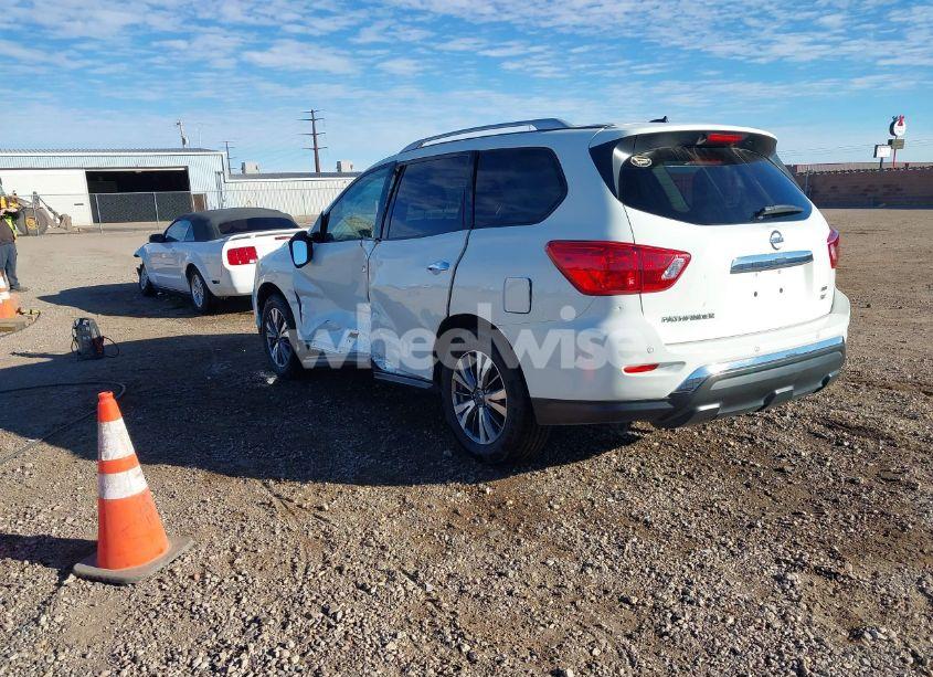 Photo 3 of 2018 Nissan Pathfinder SV (VIN 5N1DR2MM8JC608098)