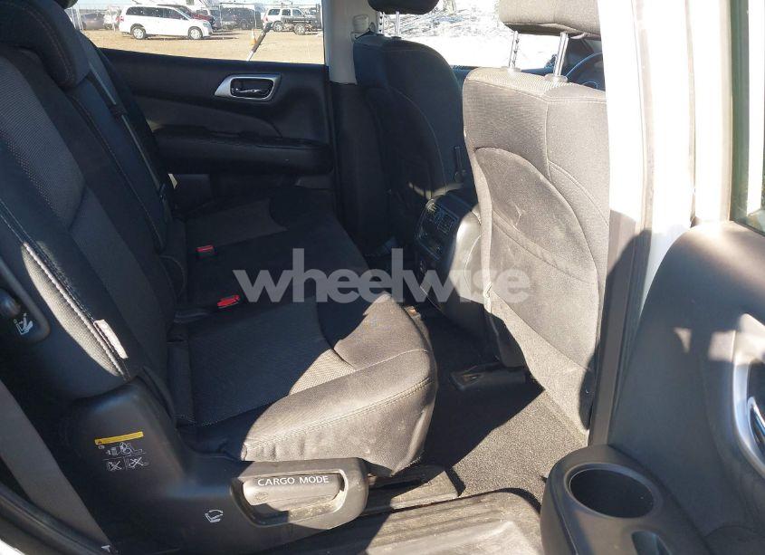 Photo 8 of 2018 Nissan Pathfinder SV (VIN 5N1DR2MM8JC608098)