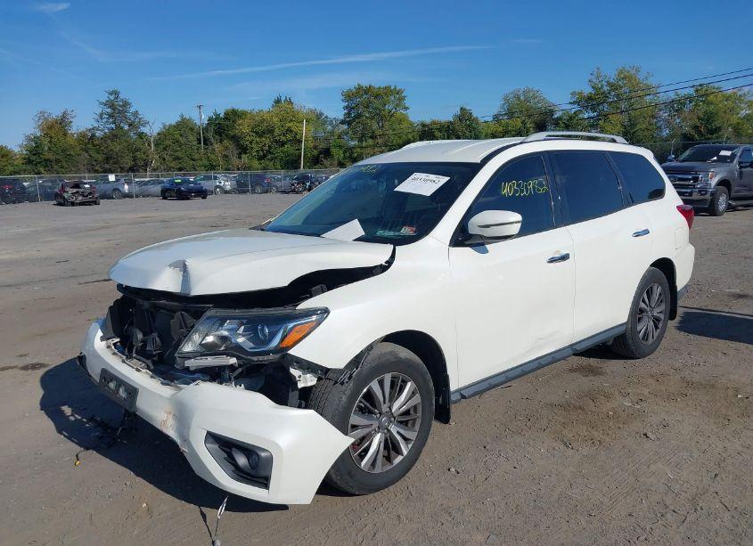 Photo 2 of 2018 Nissan Pathfinder SV (VIN 5N1DR2MM8JC614676)
