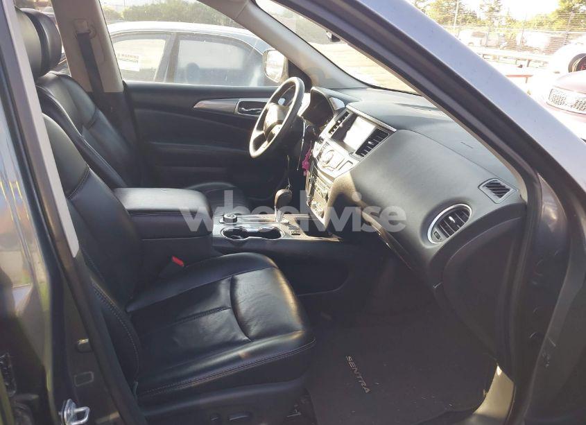 Photo 5 of 2018 Nissan Pathfinder SL (VIN 5N1DR2MM8JC637360)