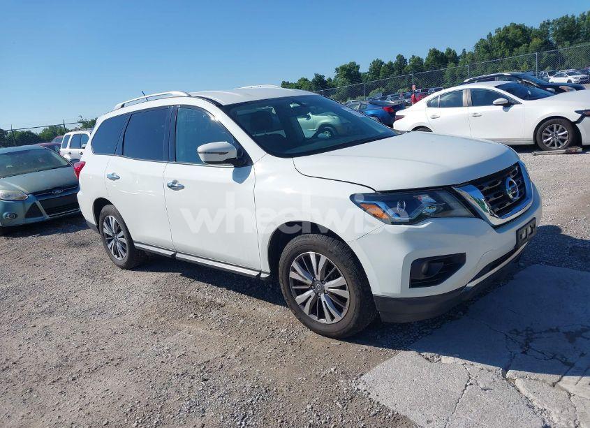 2018 Nissan Pathfinder SV (VIN 5N1DR2MM8JC661481) main photo