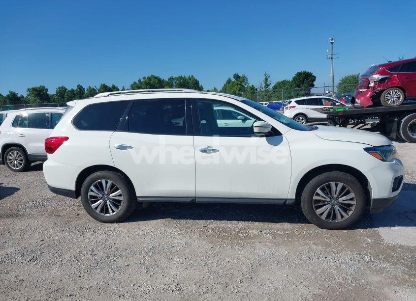 Photo 13 of 2018 Nissan Pathfinder SV (VIN 5N1DR2MM8JC661481)