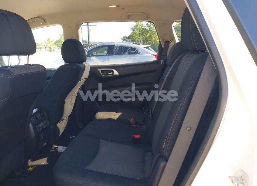 Photo 8 of 2018 Nissan Pathfinder SV (VIN 5N1DR2MM8JC661481)