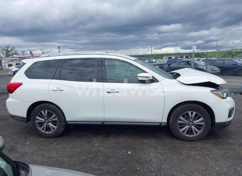 Photo 13 of 2018 Nissan Pathfinder SV (VIN 5N1DR2MM8JC662291)