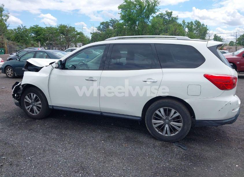 Photo 14 of 2018 Nissan Pathfinder SV (VIN 5N1DR2MM8JC662291)