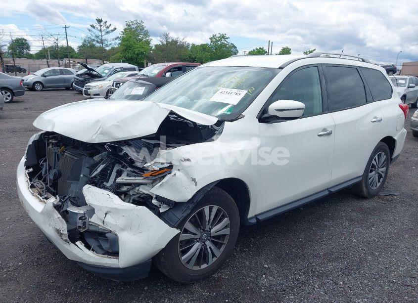 Photo 2 of 2018 Nissan Pathfinder SV (VIN 5N1DR2MM8JC662291)