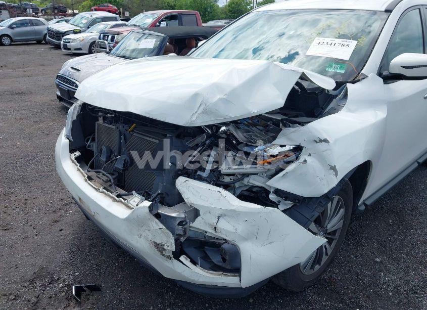 Photo 6 of 2018 Nissan Pathfinder SV (VIN 5N1DR2MM8JC662291)