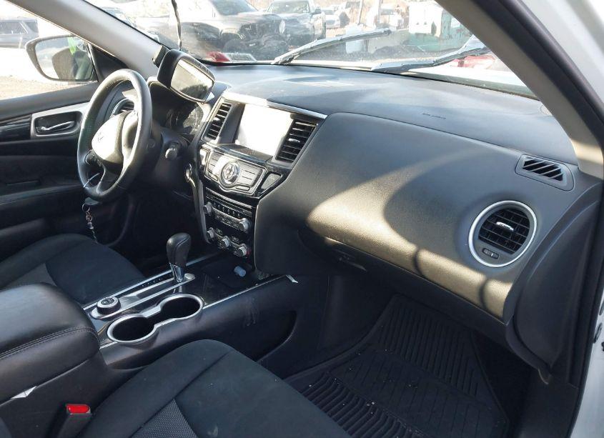 Photo 5 of 2018 Nissan Pathfinder SV (VIN 5N1DR2MM8JC678460)