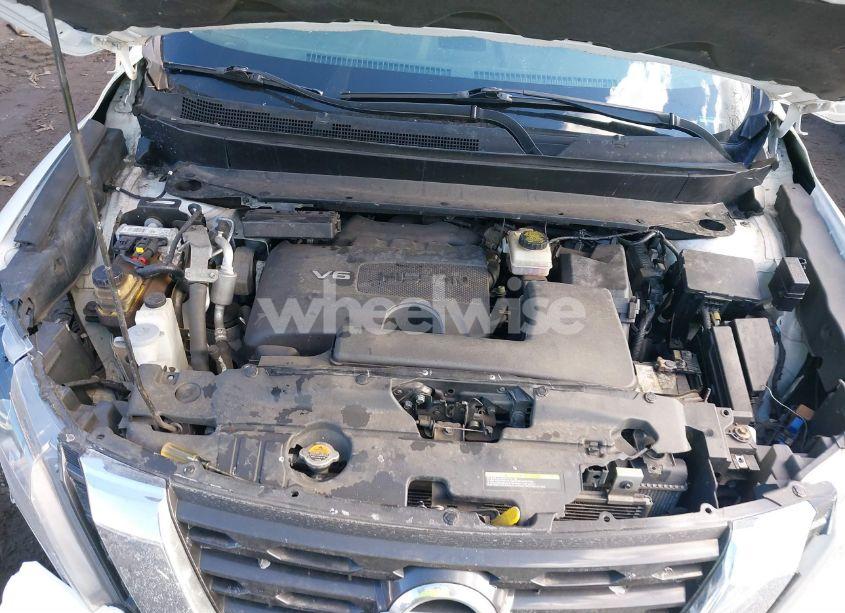 Photo 10 of 2018 Nissan Pathfinder SV (VIN 5N1DR2MM8JC678815)