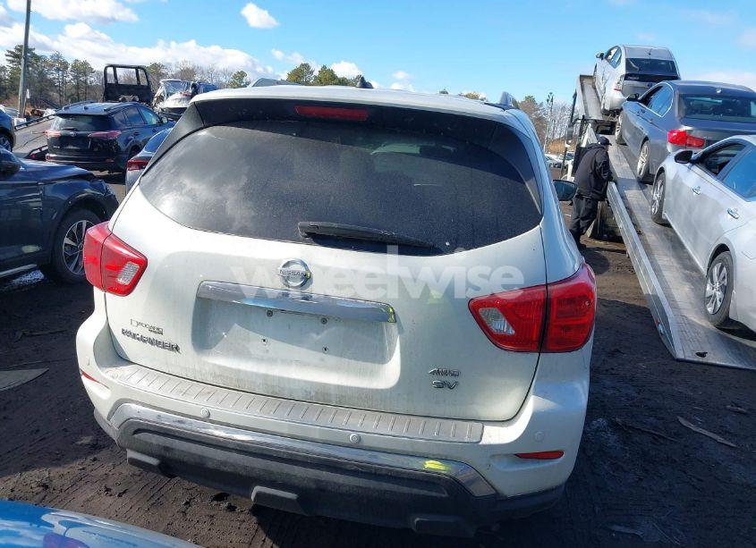 Photo 16 of 2018 Nissan Pathfinder SV (VIN 5N1DR2MM8JC678815)