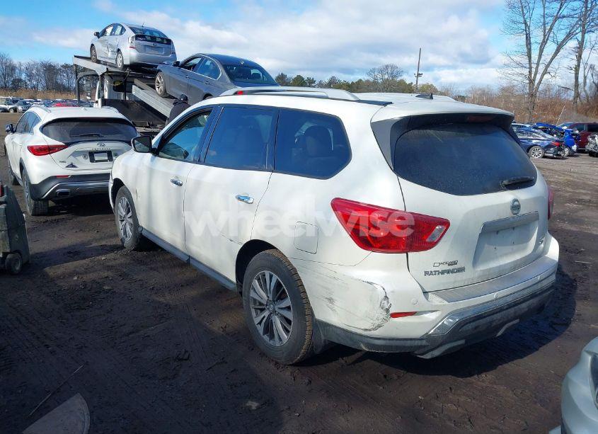 Photo 3 of 2018 Nissan Pathfinder SV (VIN 5N1DR2MM8JC678815)