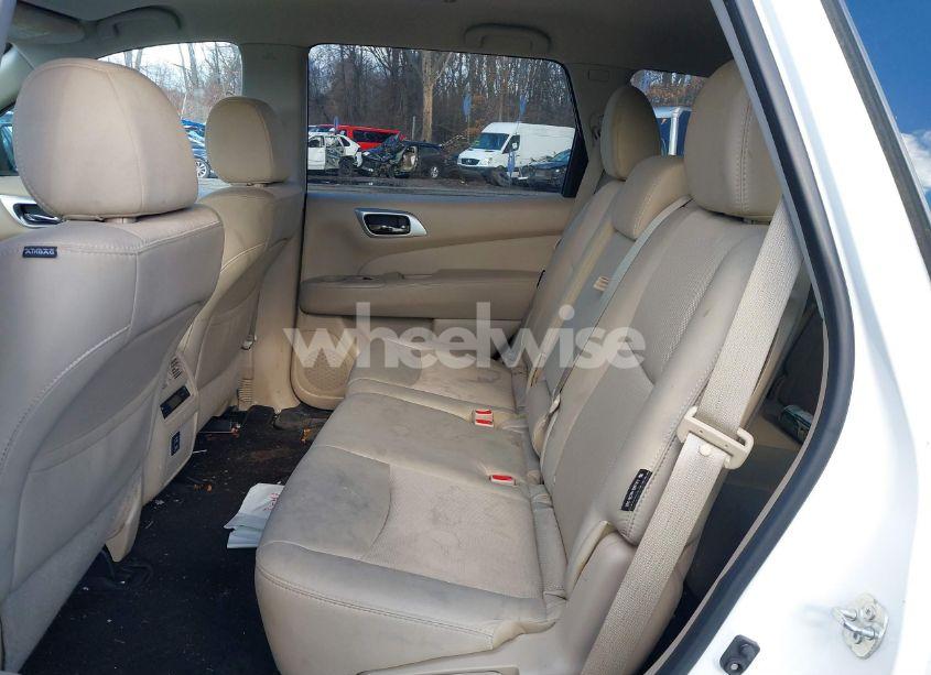 Photo 8 of 2018 Nissan Pathfinder SV (VIN 5N1DR2MM8JC678815)