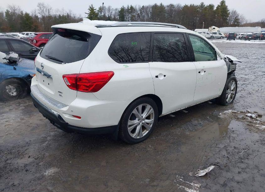 Photo 4 of 2019 Nissan Pathfinder SL (VIN 5N1DR2MM8KC587724)