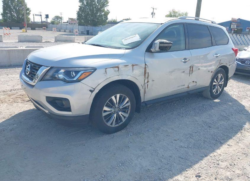 Photo 2 of 2019 Nissan Pathfinder SV (VIN 5N1DR2MM8KC642043)