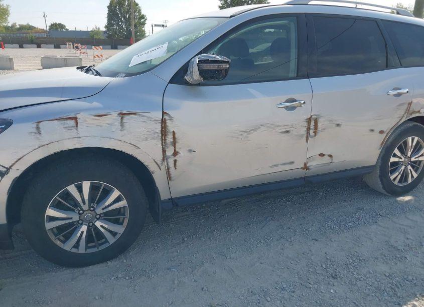 Photo 6 of 2019 Nissan Pathfinder SV (VIN 5N1DR2MM8KC642043)