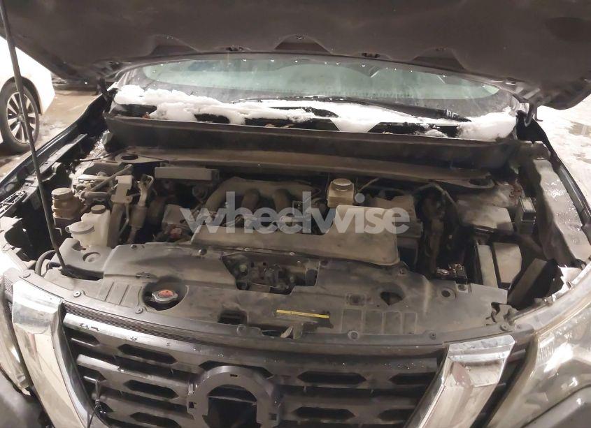 Photo 10 of 2017 Nissan Pathfinder SV (VIN 5N1DR2MM9HC611196)