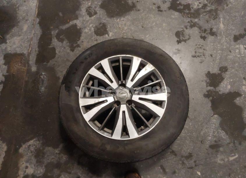 Photo 12 of 2017 Nissan Pathfinder SV (VIN 5N1DR2MM9HC611196)