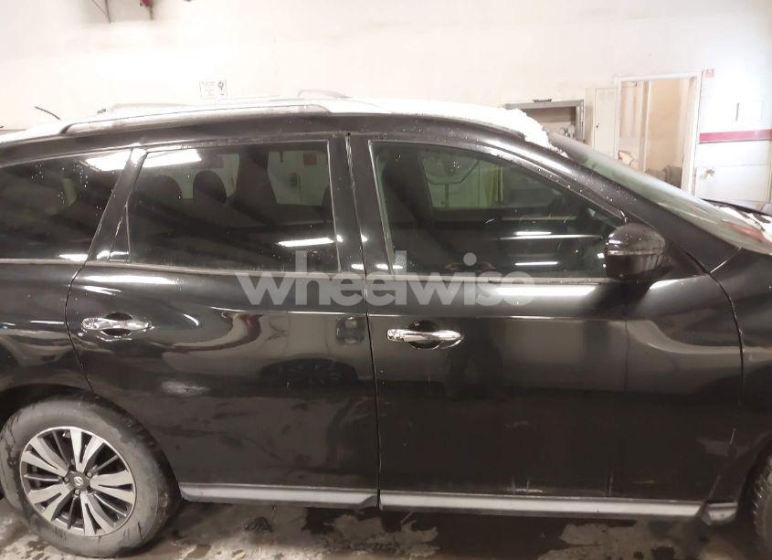 Photo 14 of 2017 Nissan Pathfinder SV (VIN 5N1DR2MM9HC611196)