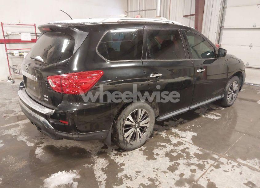 Photo 4 of 2017 Nissan Pathfinder SV (VIN 5N1DR2MM9HC611196)