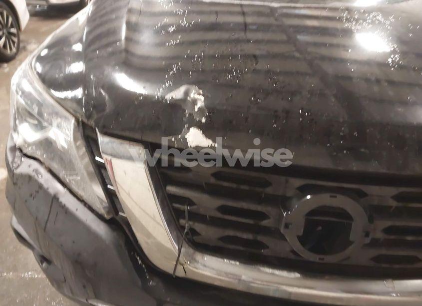 Photo 6 of 2017 Nissan Pathfinder SV (VIN 5N1DR2MM9HC611196)