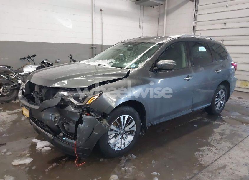 Photo 2 of 2017 Nissan Pathfinder S (VIN 5N1DR2MM9HC622179)