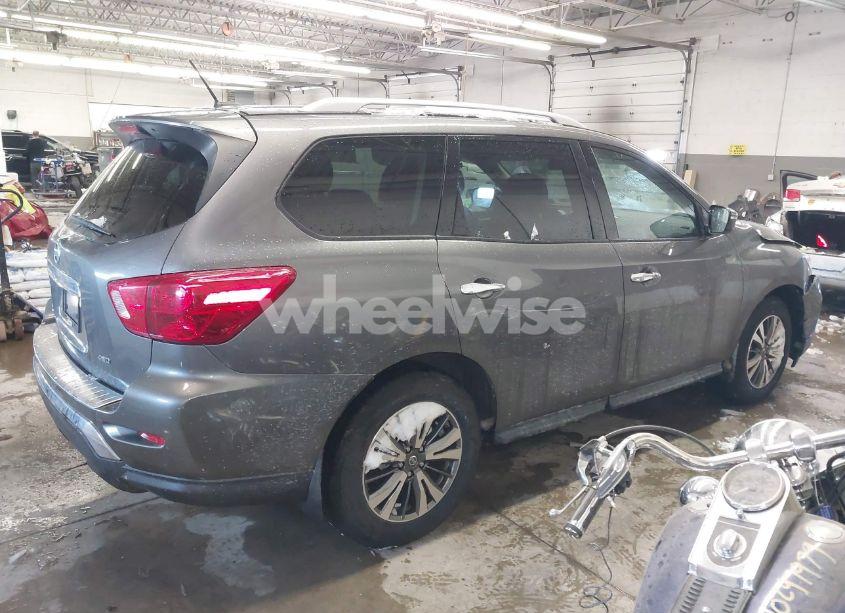 Photo 4 of 2017 Nissan Pathfinder S (VIN 5N1DR2MM9HC622179)