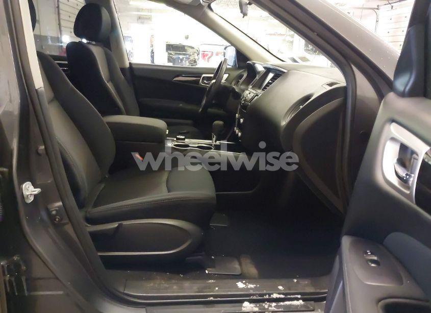 Photo 5 of 2017 Nissan Pathfinder S (VIN 5N1DR2MM9HC622179)