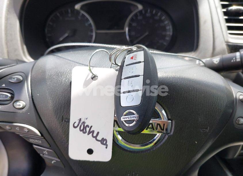 Photo 11 of 2017 Nissan Pathfinder SV (VIN 5N1DR2MM9HC622361)