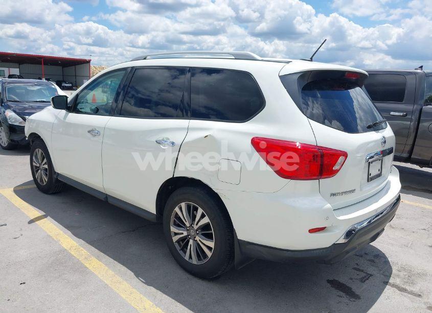 Photo 3 of 2017 Nissan Pathfinder SV (VIN 5N1DR2MM9HC622361)