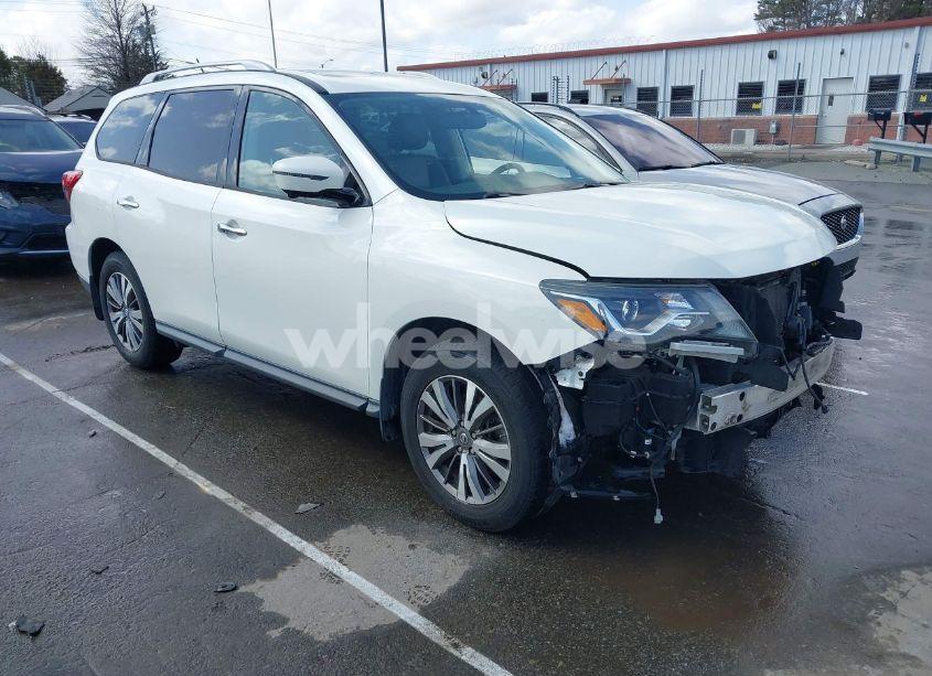 2017 Nissan Pathfinder SL (VIN 5N1DR2MM9HC627155) main photo
