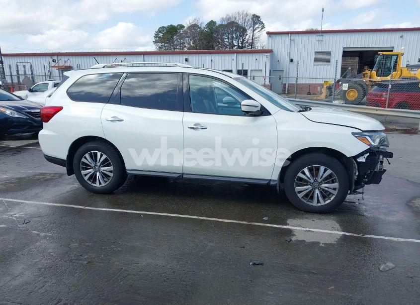 Photo 13 of 2017 Nissan Pathfinder SL (VIN 5N1DR2MM9HC627155)