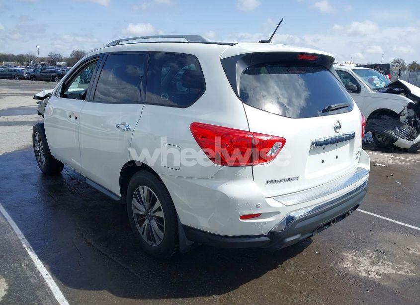 Photo 3 of 2017 Nissan Pathfinder SL (VIN 5N1DR2MM9HC627155)