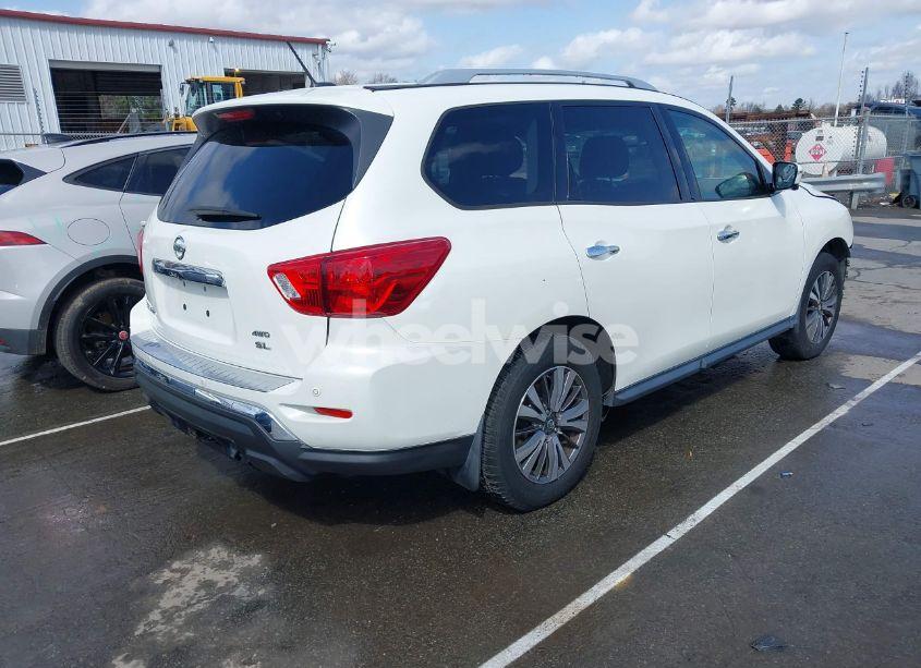 Photo 4 of 2017 Nissan Pathfinder SL (VIN 5N1DR2MM9HC627155)