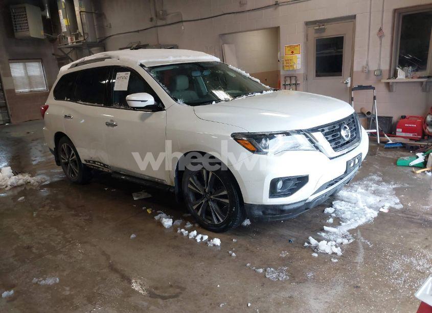2017 Nissan Pathfinder (VIN 5N1DR2MM9HC627639) main photo