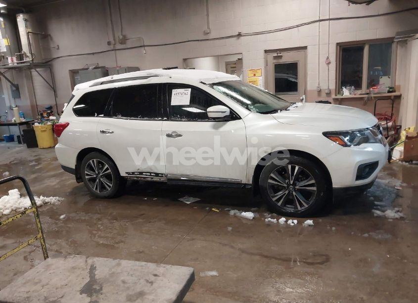Photo 13 of 2017 Nissan Pathfinder (VIN 5N1DR2MM9HC627639)