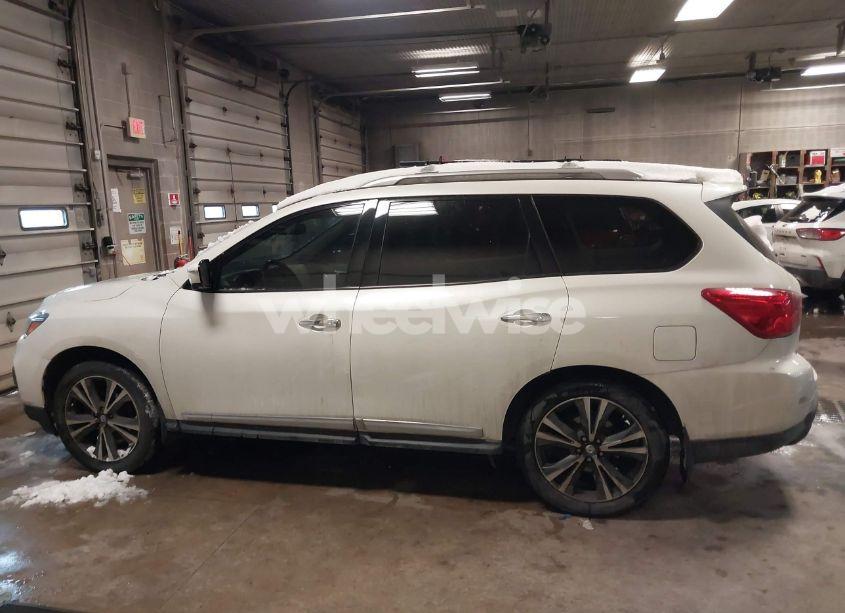 Photo 14 of 2017 Nissan Pathfinder (VIN 5N1DR2MM9HC627639)