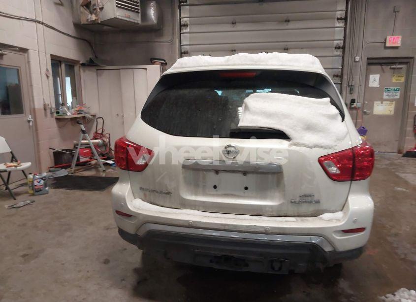 Photo 16 of 2017 Nissan Pathfinder (VIN 5N1DR2MM9HC627639)