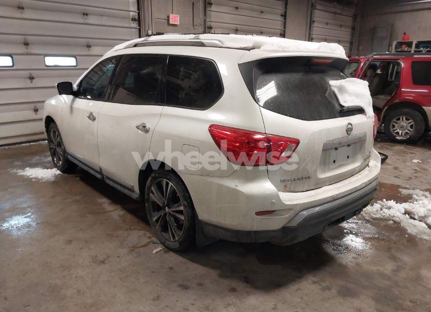 Photo 3 of 2017 Nissan Pathfinder (VIN 5N1DR2MM9HC627639)