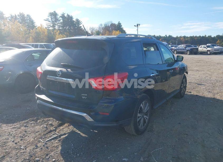 Photo 4 of 2017 Nissan Pathfinder SV (VIN 5N1DR2MM9HC636616)