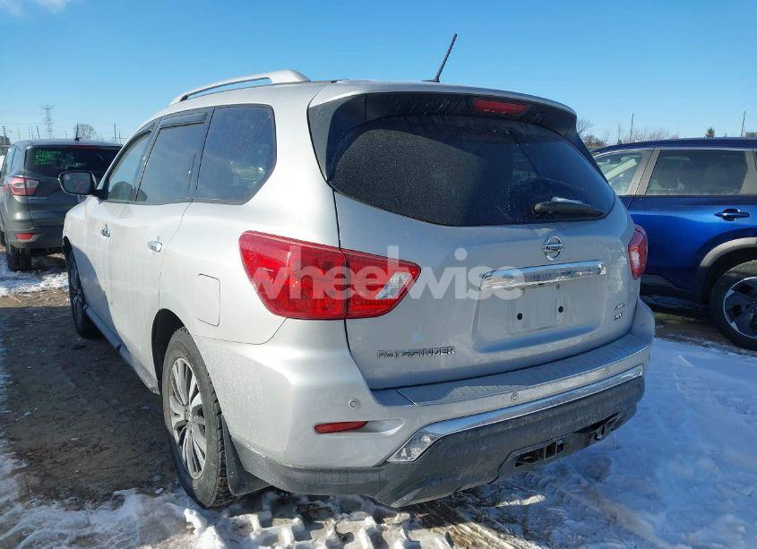 Photo 3 of 2017 Nissan Pathfinder SV (VIN 5N1DR2MM9HC678395)