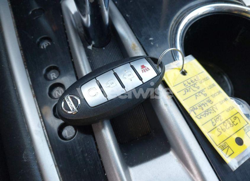 Photo 7 of 2017 Nissan Pathfinder SV (VIN 5N1DR2MM9HC678395)