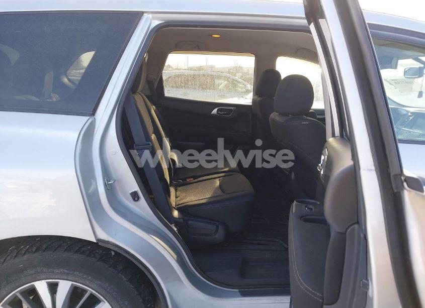 Photo 8 of 2017 Nissan Pathfinder SV (VIN 5N1DR2MM9HC678395)