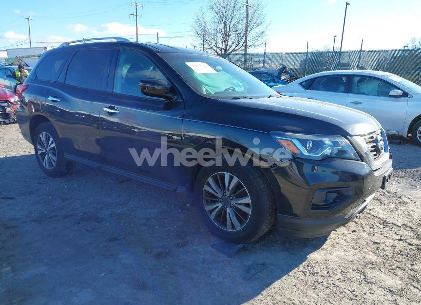 2017 Nissan Pathfinder S (VIN 5N1DR2MM9HC692801) main photo