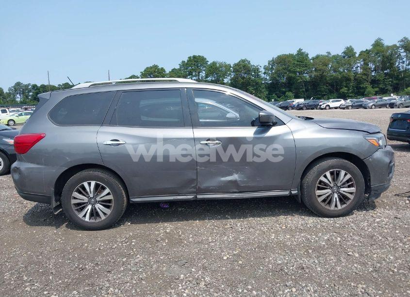 Photo 13 of 2017 Nissan Pathfinder S (VIN 5N1DR2MM9HC903057)