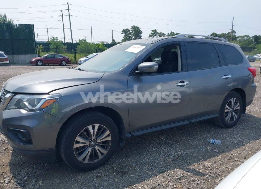 Photo 2 of 2017 Nissan Pathfinder S (VIN 5N1DR2MM9HC903057)