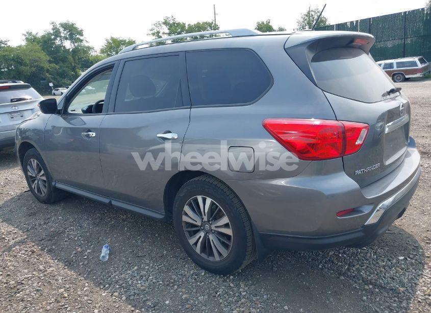 Photo 3 of 2017 Nissan Pathfinder S (VIN 5N1DR2MM9HC903057)