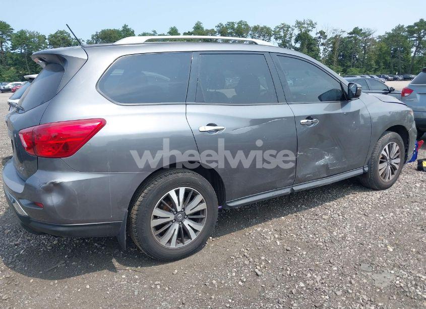 Photo 4 of 2017 Nissan Pathfinder S (VIN 5N1DR2MM9HC903057)